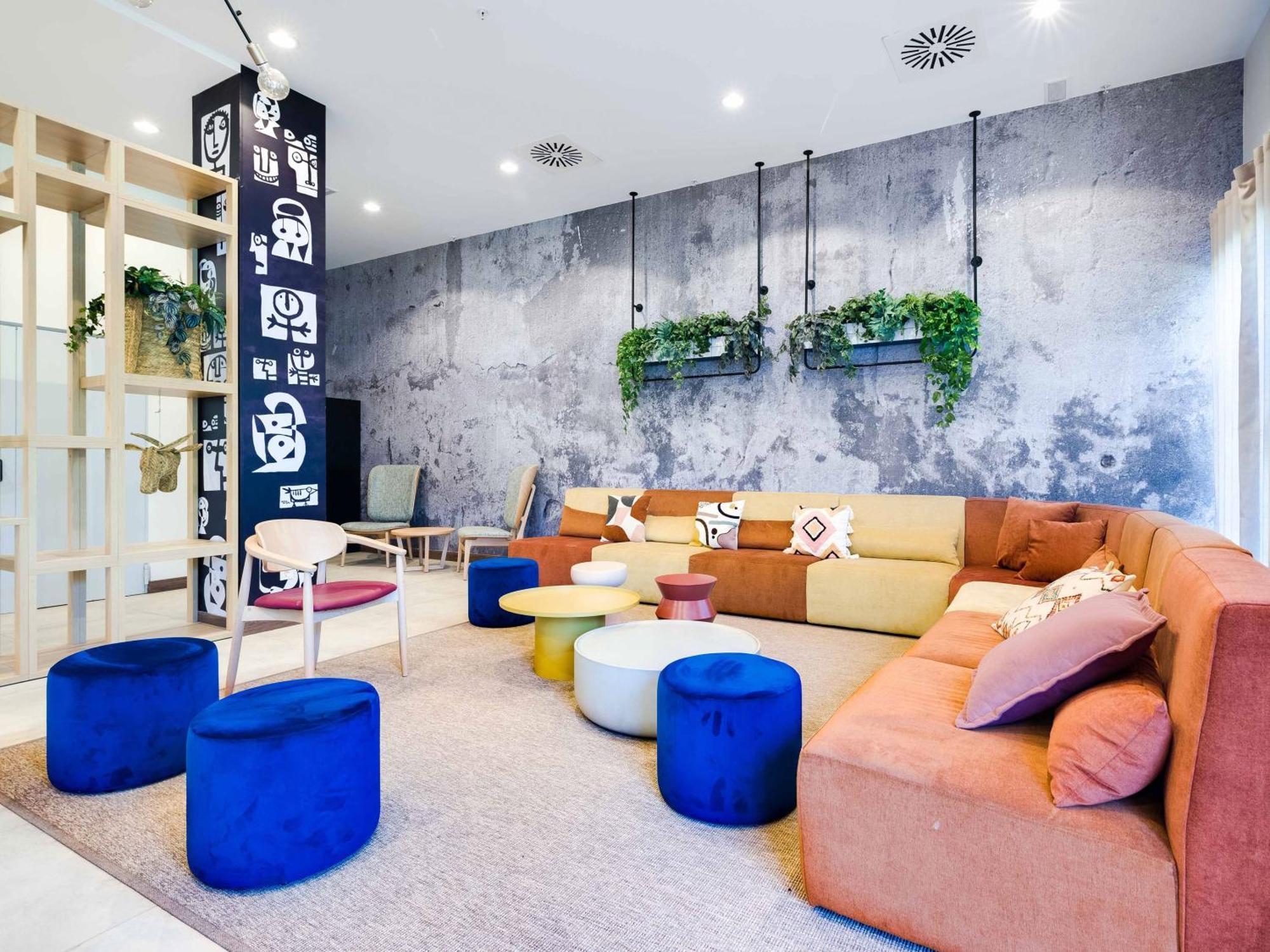 Livensa Living Studios Malaga Feria Exterior photo