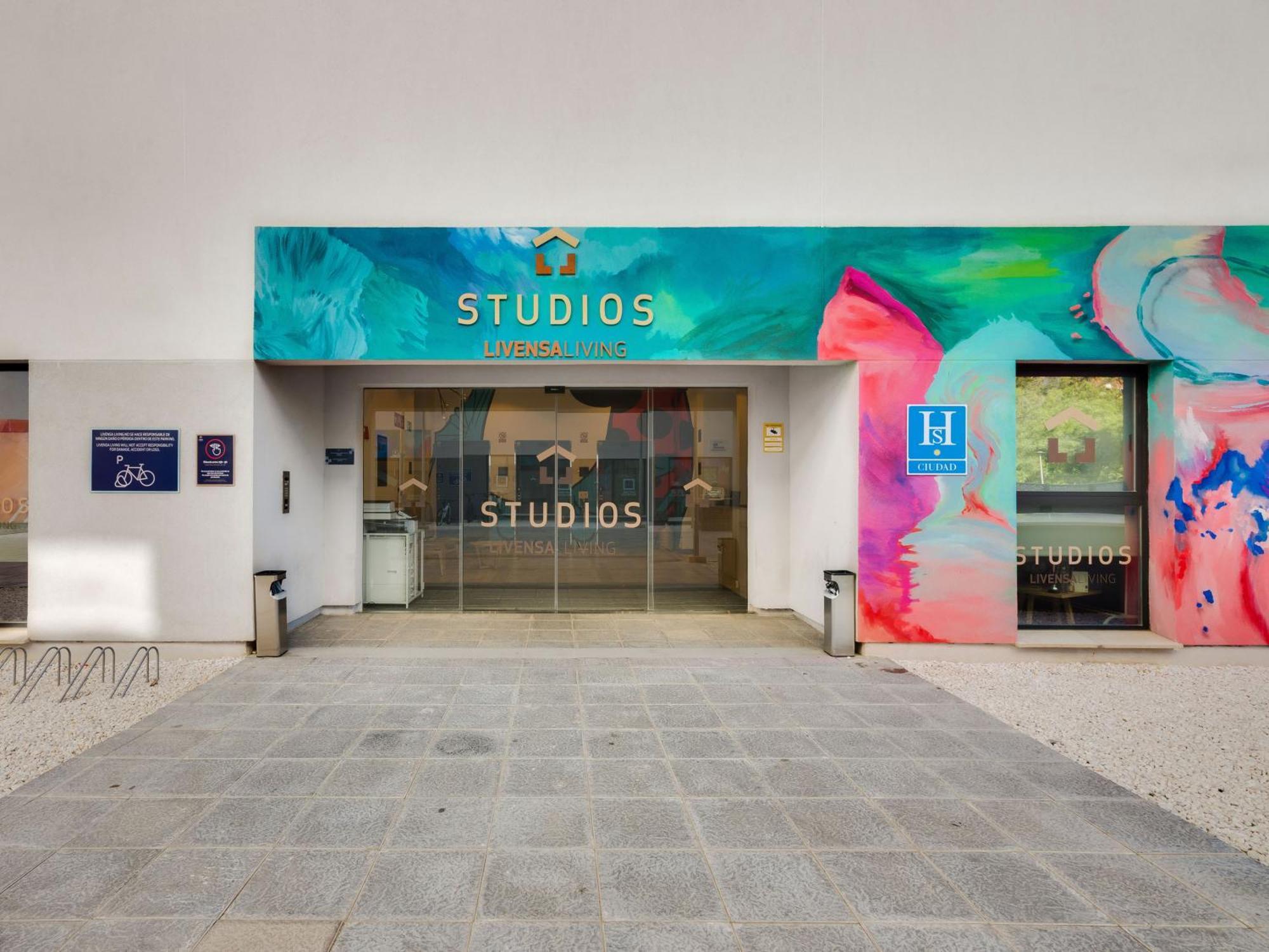 Livensa Living Studios Malaga Feria Exterior photo